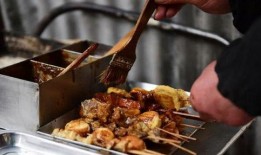武汉夸父炸串爆料视频,夸父炸串，火爆视频揭秘美味瞬间