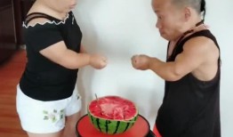 青岛网红夫妇吃瓜,揭秘幕后真相与网友热议