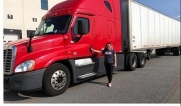 美国爆料卡车夫妻视频,揭秘真实生活背后的辛酸与无奈